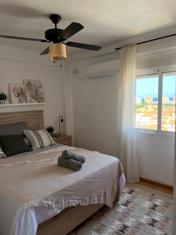 3 Bedrooms Apt With The Sea View Малага Экстерьер фото